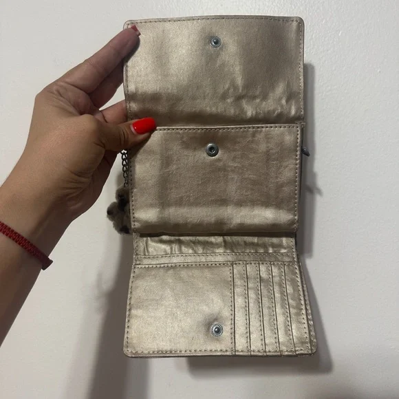 Pixi Kipling Metallic Wallet with Keychain - Picture 4 of 15